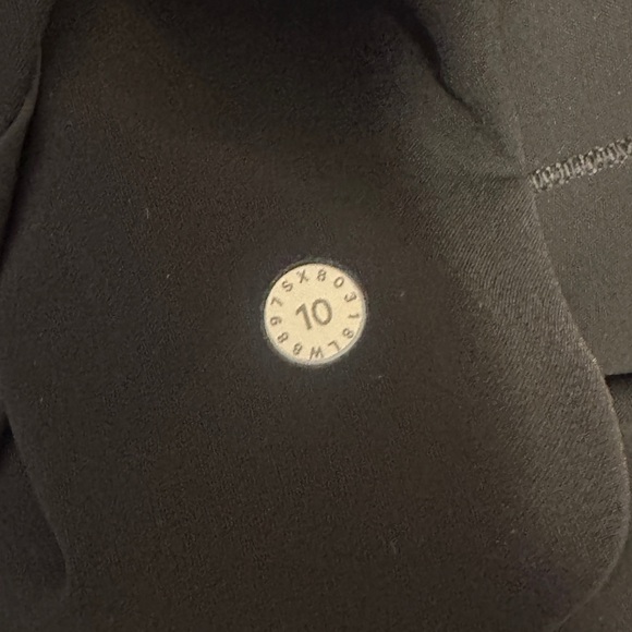 Lululemon on the fly skirt black 10 - Picture 4 of 4